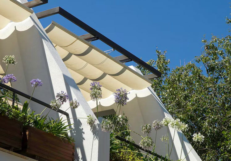 La nueva era de los toldos en Barcelona: estética y eficiencia